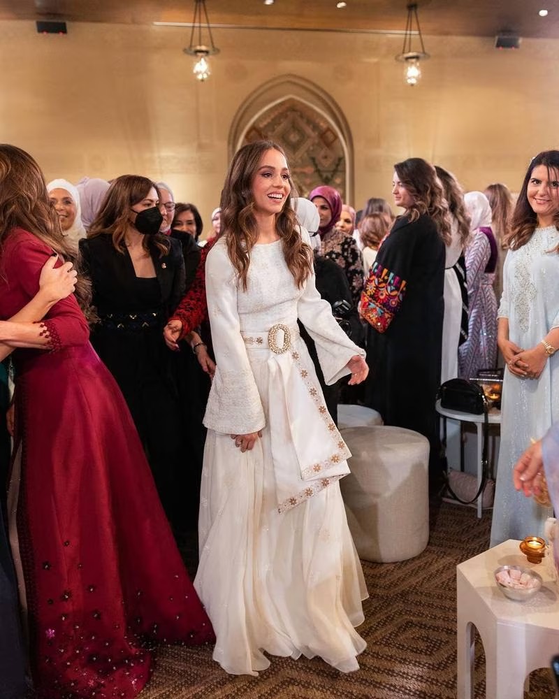 حفلات الزفاف الملكية الأردنية على مر السنين.. من الملك حسين إلى الأميرة إيمان| صور