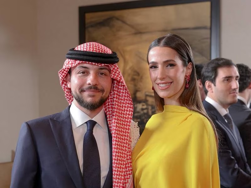 ولي العهد الأمير الحسين ورجوى السيف