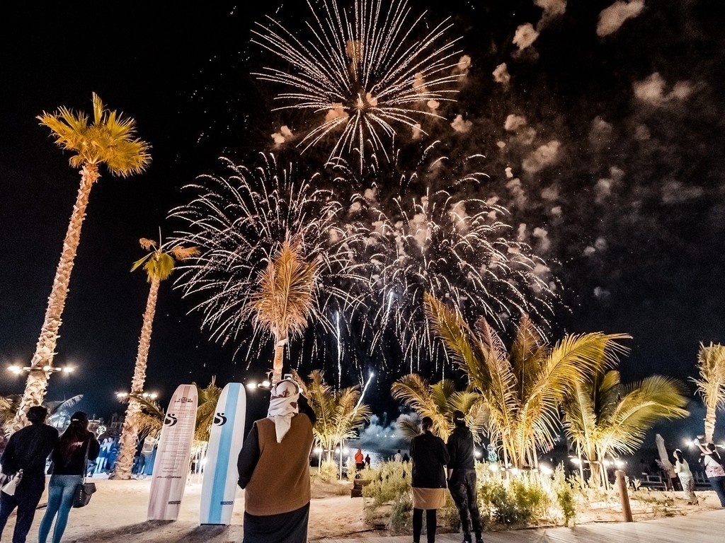 الألعاب النارية في عيد الفطر