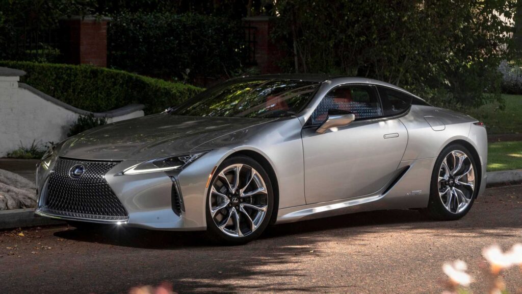 سيارة لكزس LC 500 موديل 2023
