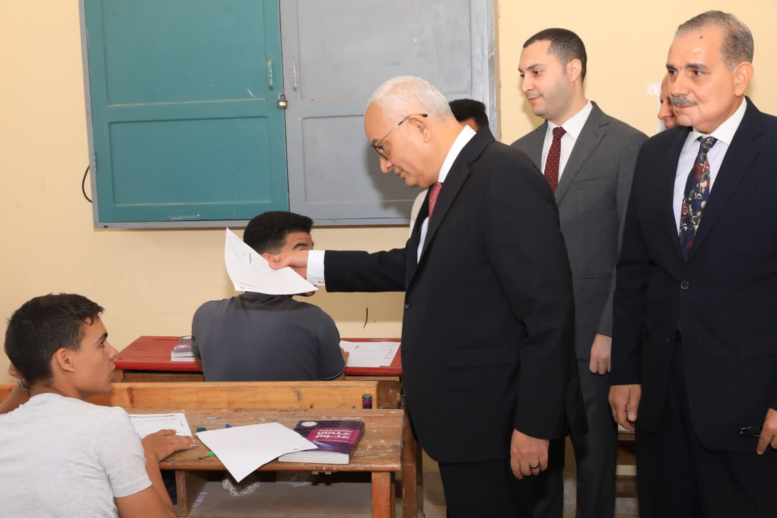حقيقة منح طلاب الثانوية العامة 13 درجة في امتحان الكيمياء